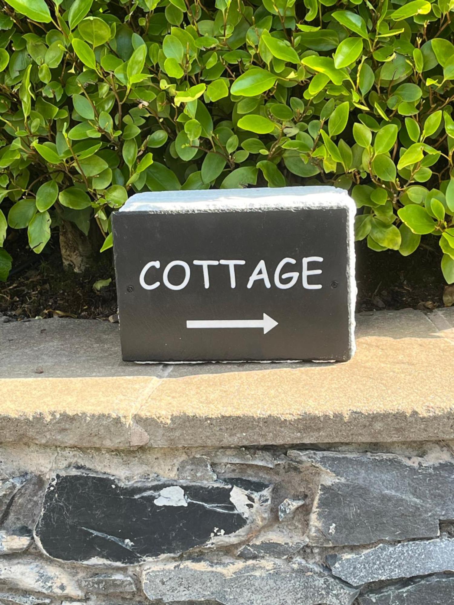 The Cottage At Ashbrook - Charming Country Cottage Near 벨파스트 외부 사진