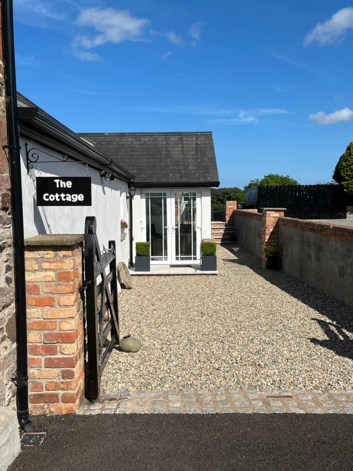 The Cottage At Ashbrook - Charming Country Cottage Near 벨파스트 외부 사진