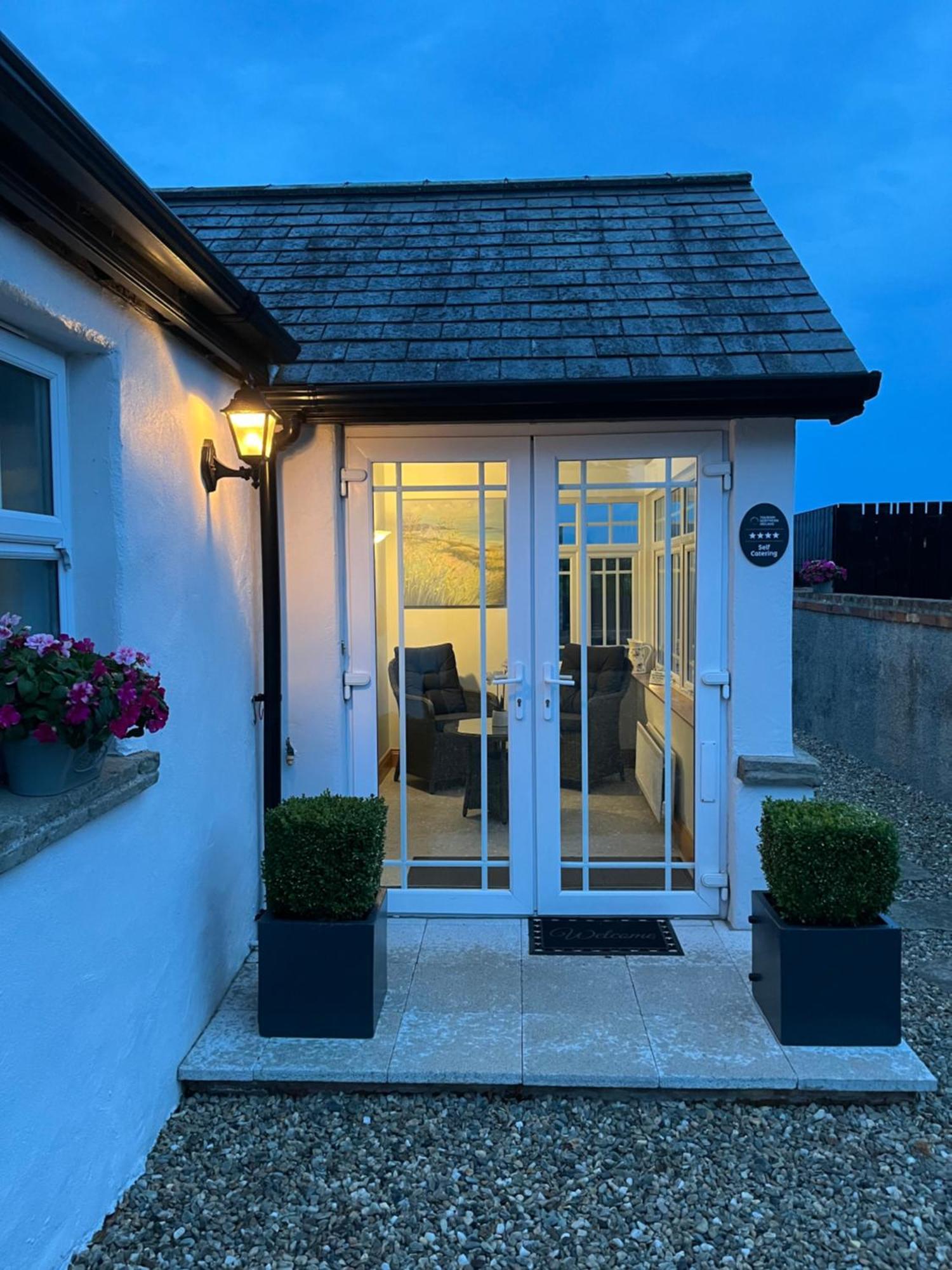 The Cottage At Ashbrook - Charming Country Cottage Near 벨파스트 외부 사진