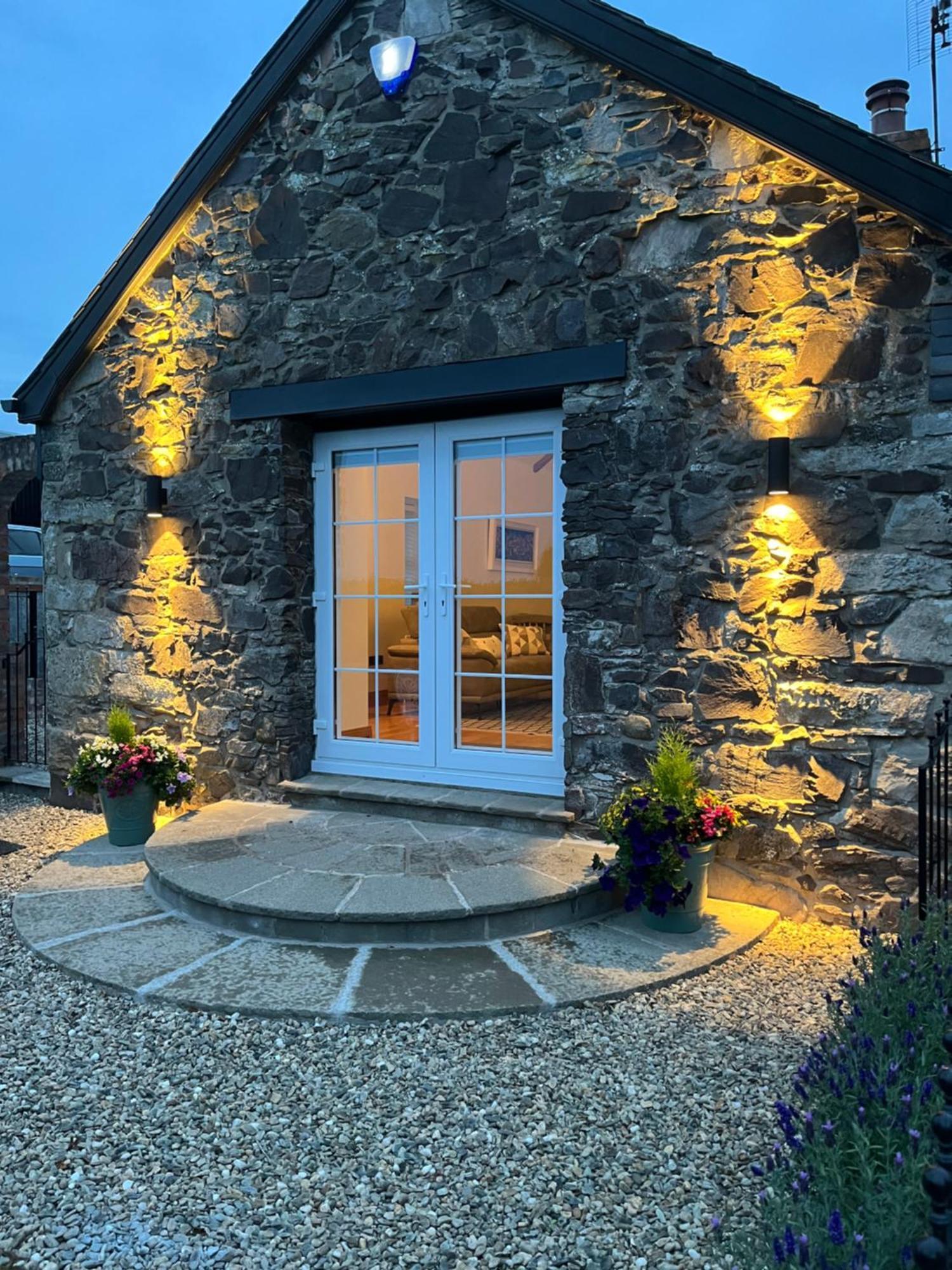 The Cottage At Ashbrook - Charming Country Cottage Near 벨파스트 외부 사진